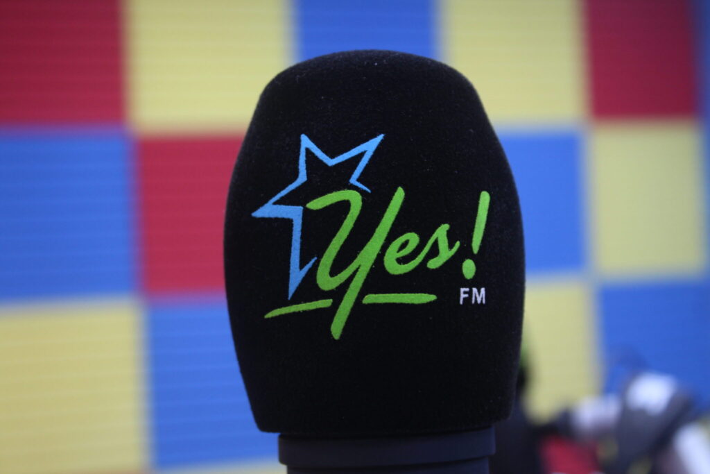 YES 101.7 FM